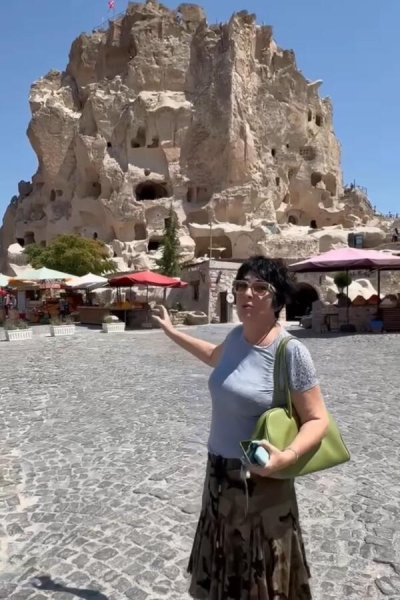 «Рядом со мной гнезда свободны»: Лолита приобрела квартиру-крепость в турецком долгострое
