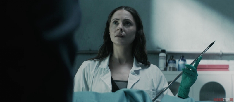 Уилла Холланд на первом кадре киноадаптации игры The Mortuary Assistant