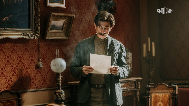 Тимофей Окроев: "Андрей Кончаловский – потрясающий педагог, он давал такие советы, которые мне выстраивали правду сцены мгновенно" - Новости на Вести.ru