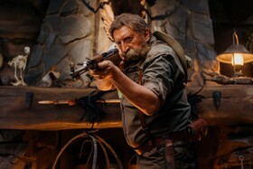 Александр Лыков в образе Охотника на новых кадрах фильма «Чебурашка 2»