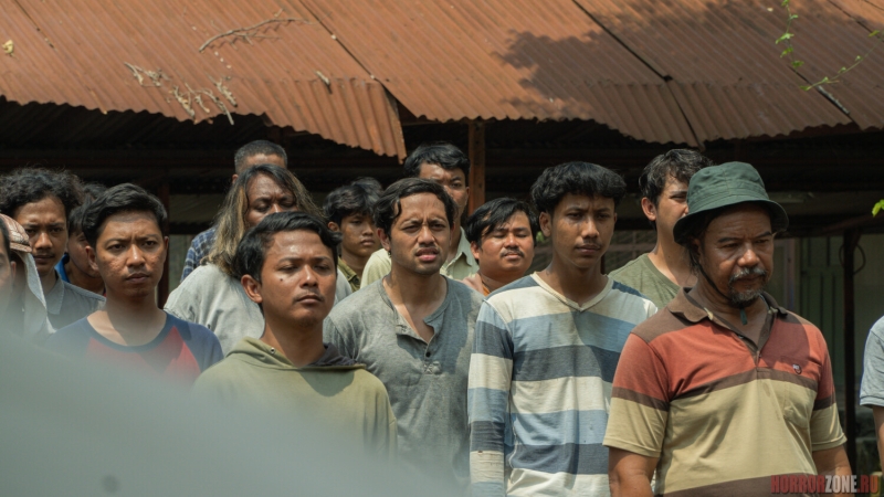 На сахарной фабрике в Индонезии что-то не так...