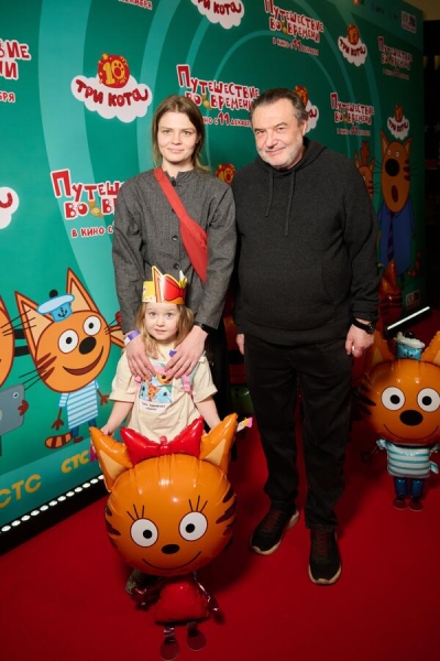 Алексей Учитель вывел на красную дорожку внебрачную дочку от бывшей студентки