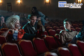 Монстр Франкенштейна и его Невеста на новых промо фантастического фильма Мэгги Джилленхол