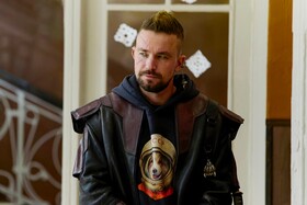 Появились подробности и кадры со съёмок фантастики «Весельчак У» по вселенной «Сто лет тому вперёд»